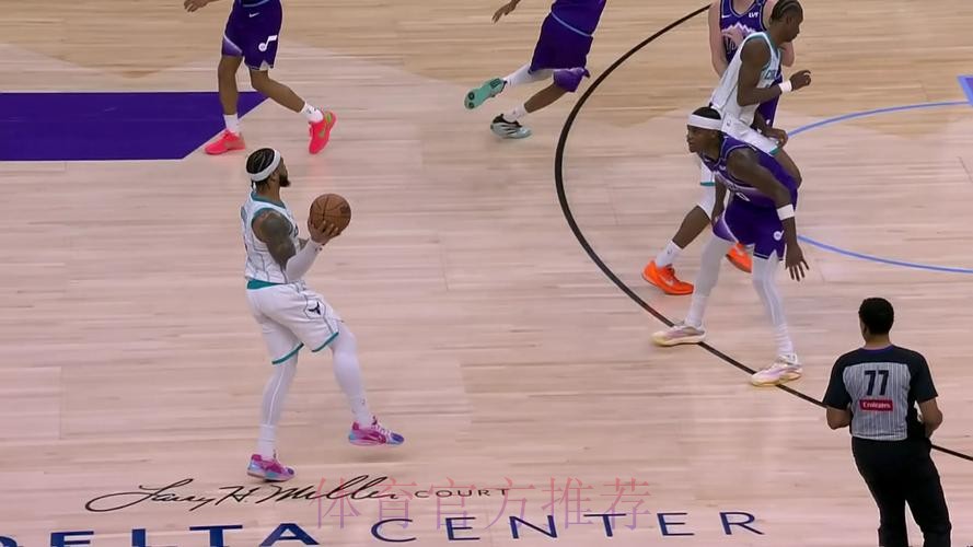 布里奇斯妙传 米勒空接双手炸筐 布里奇斯妙传 米勒空接双手炸筐