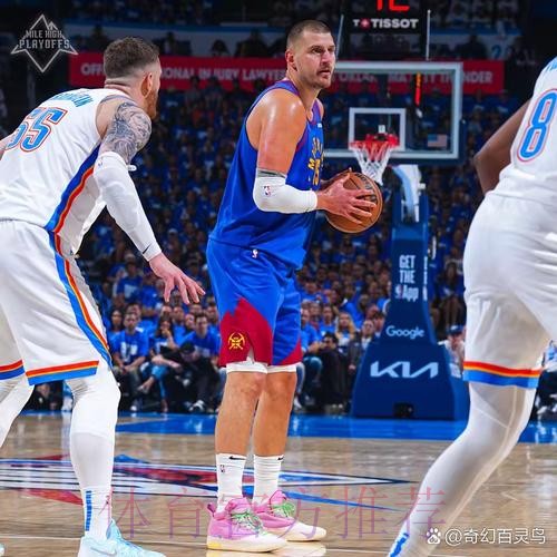 爵士反击!森萨博拉杆上篮打成2+1 爵士反击!森萨博拉杆上篮打成2+1