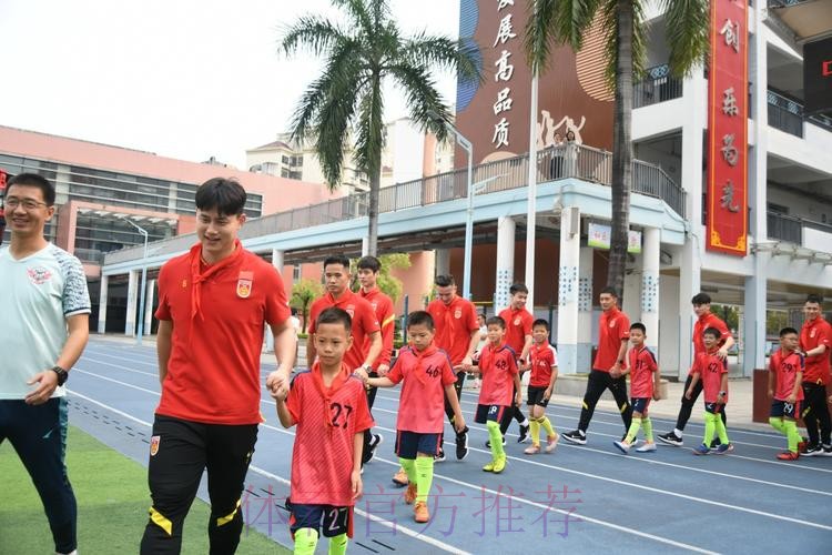 中国国家男子五人制足球队走进深圳南湾学校